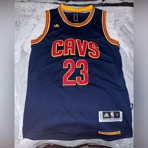 Like NEW. Beautiful CAVS JAMES Jersey.